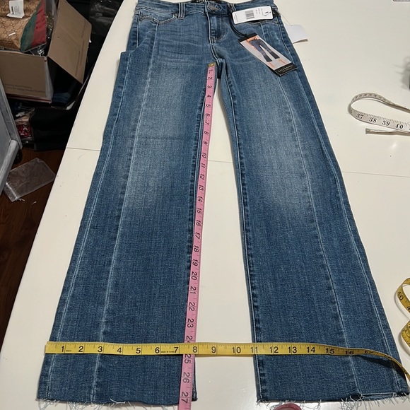 NWT Liverpool Denim KickFlare Raw Hem Jeans Pieced Light Wash Size 25 - Picture 9 of 14